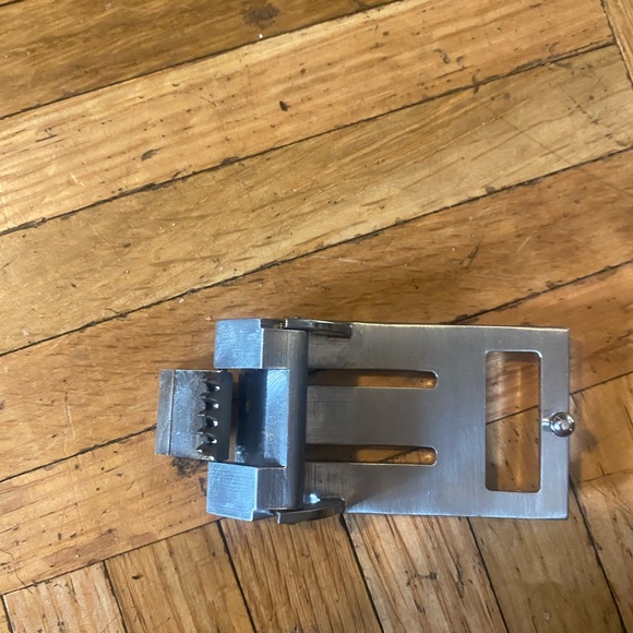 Designer silver Salvatore Ferragamo only buckle no belt - Picture 2 of 2